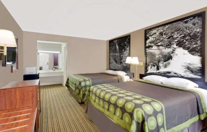 Super 8 by Wyndham Athens - image 2