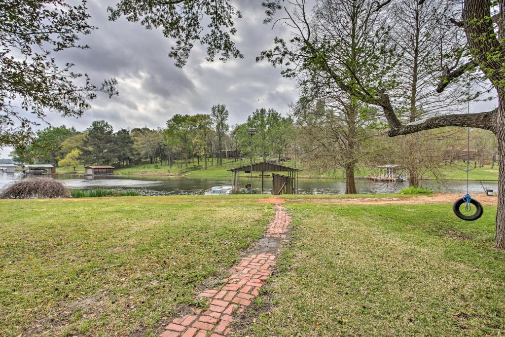 Custom Home with Deck DockandBoathouse on Lake Athens! - image 4