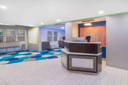 Microtel Inn by Wyndham Athens - image 5