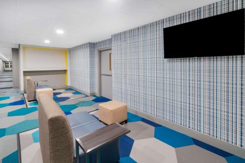 Microtel Inn by Wyndham Athens - image 6