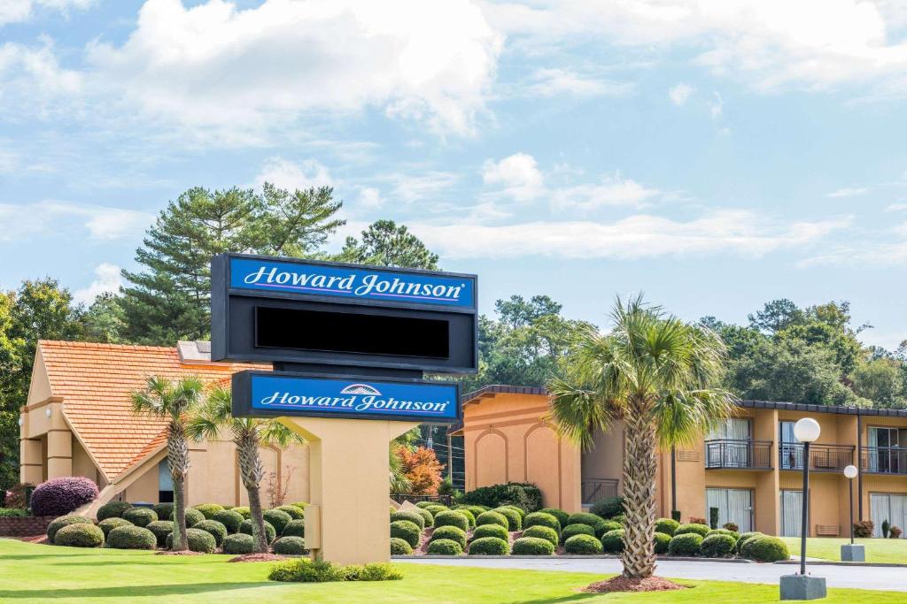 Howard Johnson by Wyndham Athens - main image