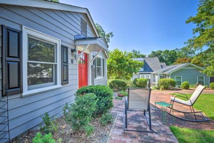 Cozy Athens Cottage Walk to Sanford Stadium! - image 5