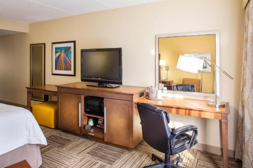 Hampton Inn Atlanta-Northlake - image 3