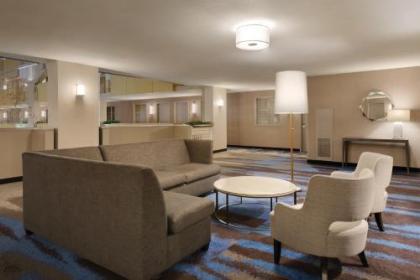 Embassy Suites Atlanta at Centennial Olympic Park - image 3