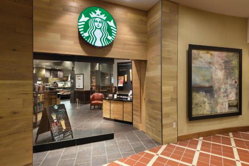 Embassy Suites Atlanta at Centennial Olympic Park - image 5