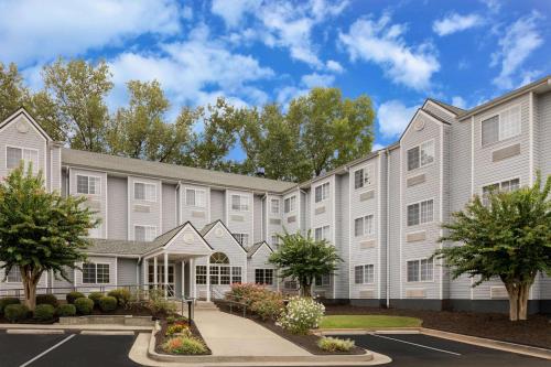 Microtel Inn & Suites by Wyndham Atlanta Buckhead Area - main image