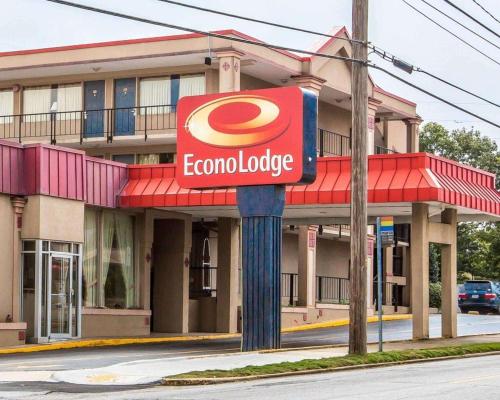 Econo Lodge Airport - main image