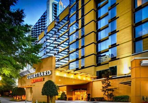 Courtyard by Marriott Atlanta Buckhead - image 3