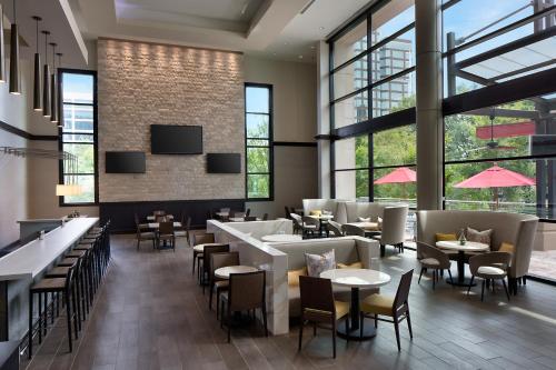 Atlanta Marriott Buckhead Hotel & Conference Center - image 4