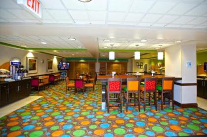 Holiday Inn Express Atlanta - Northeast I-85 - Clairmont Road an IHG Hotel - image 4