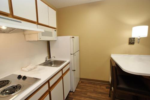 Extended Stay America Suites - Atlanta - Perimeter - Hammond Drive - image 2