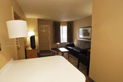 Extended Stay America Suites - Atlanta - Perimeter - Hammond Drive - image 3