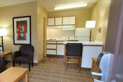 Extended Stay America Suites - Atlanta - Perimeter - Hammond Drive - image 4