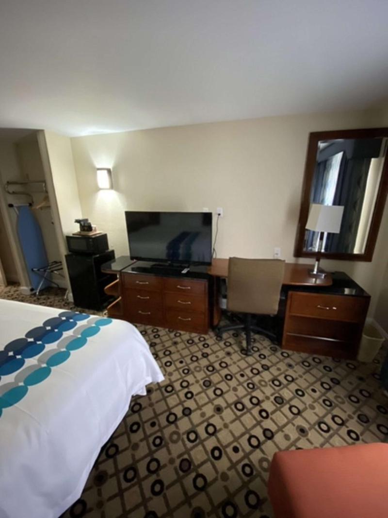 SureStay Plus Hotel by Best Western Atlanta Airport South - image 5