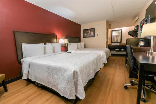 Red Roof Inn PLUS+ Atlanta - Buckhead - image 2