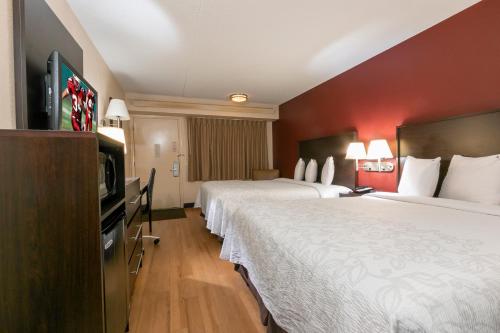 Red Roof Inn PLUS+ Atlanta - Buckhead - image 4