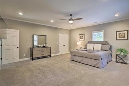 Chic Atlanta Home - 8 Mi to Airport and NCAA Events! - image 2