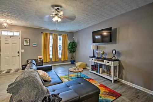 Bright and Cozy East Point Townhome with Patio! - main image