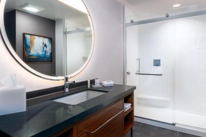 Courtyard by Marriott Atlanta Midtown - image 18