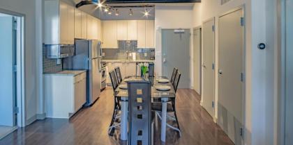 2 Bedroom Fully Furnished Apartment near Emory University Hospital Midtown - image 13