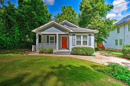 Charming and Chic Abode - 5 Mi to Dtwn Atlanta! - image 1