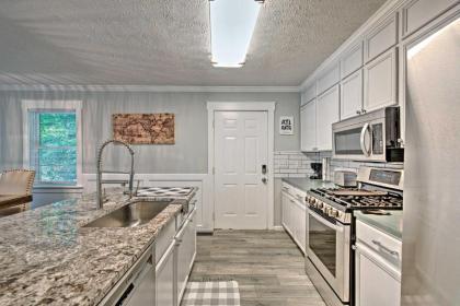 Charming and Chic Abode - 5 Mi to Dtwn Atlanta! - image 10