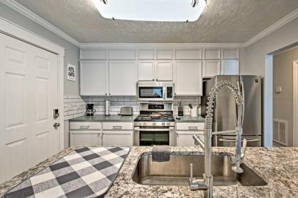 Charming and Chic Abode - 5 Mi to Dtwn Atlanta! - image 8