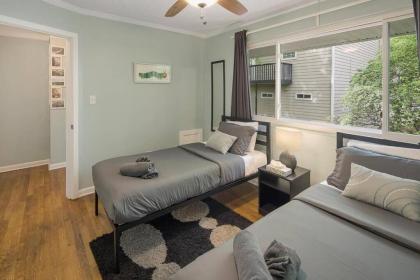 Heart of ATL - @ Piedmont Park - 2Bdrm - Sleeps 5 - image 10