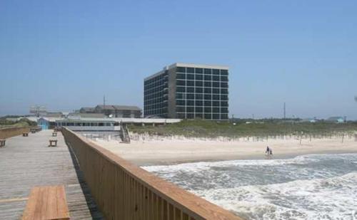 DoubleTree by Hilton Atlantic Beach Oceanfront - image 3