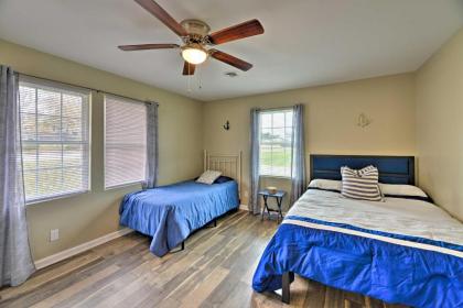 Luxe Cozy Crab Shack with Porch in Atlantic Beach! - image 16