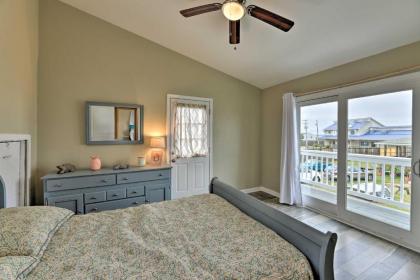 Luxe Cozy Crab Shack with Porch in Atlantic Beach! - image 9