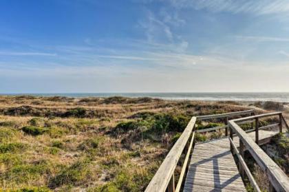 The Tipsy Flamingo Steps to Atlantic Beach! - image 3