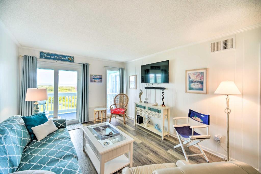 Chic Condo with Balcony and Pool - Walk to Beach! - image 2