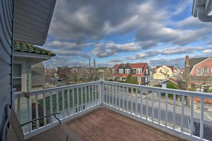 Beautifully Renovated Beach House with Patio! - image 15