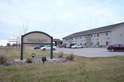 Rock Island Inn & Suites - image 12