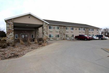 Rock Island Inn & Suites - image 13