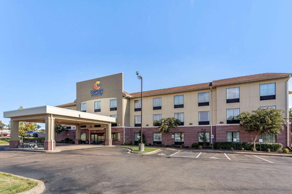 Comfort Inn & Suites Atoka-Millington - image 2