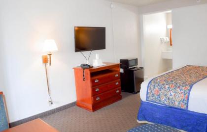 Attleboro Motor Inn - image 12