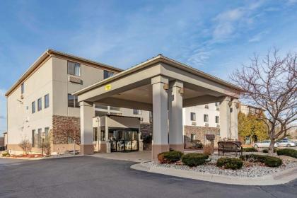 Comfort Suites Auburn Hills - image 2