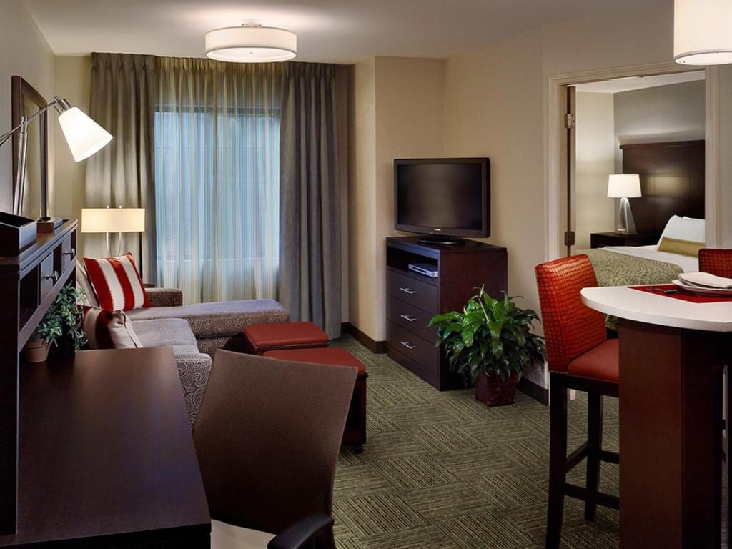 Staybridge Suites Auburn Hills an IHG Hotel - image 7