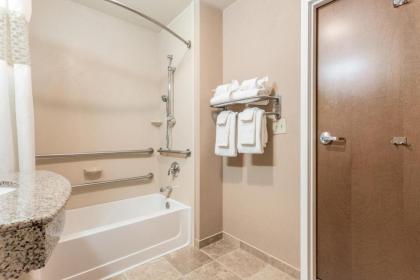 Hampton Inn Auburn - image 15