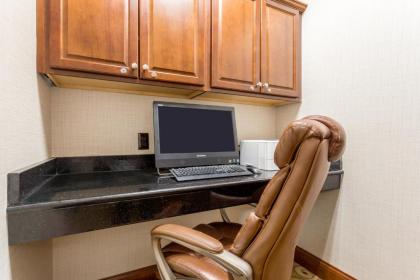 Hampton Inn Auburn - image 4