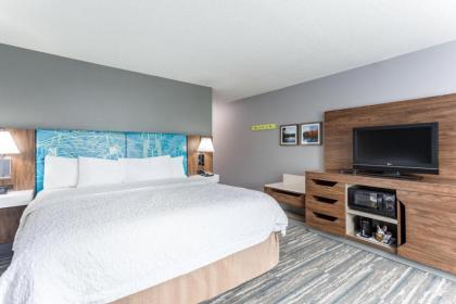 Hampton Inn Auburn - image 9