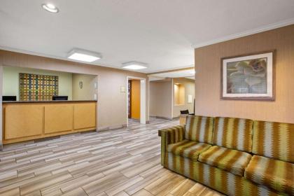 La Quinta Inn by Wyndham Auburn Worcester - image 7