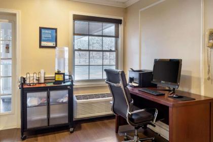 Comfort Inn Auburn-Worcester - image 3