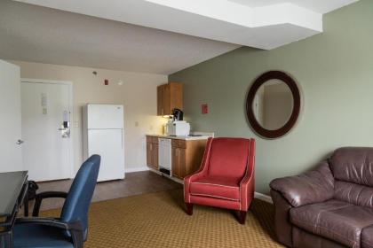 Quality Inn & Suites - image 6
