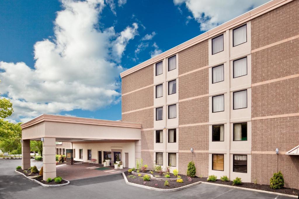 Holiday Inn Auburn-Finger Lakes Region an IHG Hotel - main image