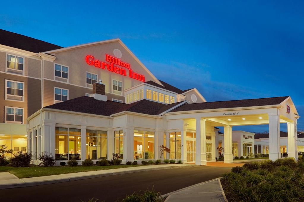 Hilton Garden Inn Auburn - main image