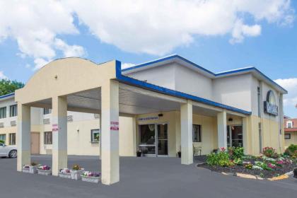 Days Inn by Wyndham Auburn/Finger Lakes Region - image 12