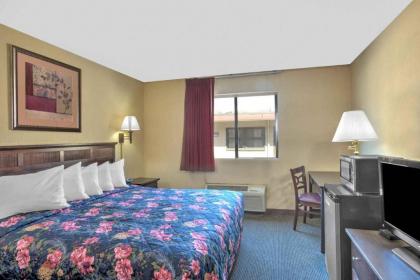 Days Inn by Wyndham Auburn/Finger Lakes Region - image 8